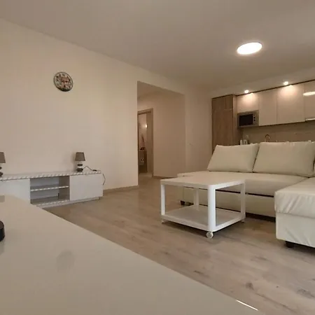Elite 3f Apartment *