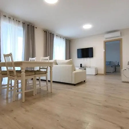 Elite 3f Apartment